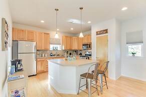 Seabrook Getaway w/ Balconies & Bay Views!