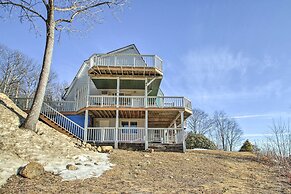 Condo w/ Hot Tub, 5 Mi to Cranmore Mountain!