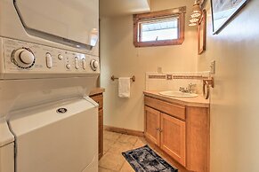 Condo w/ Hot Tub, 5 Mi to Cranmore Mountain!