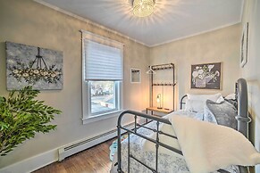 Family-friendly Glens Falls Home w/ Sun Porch
