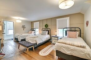 Family-friendly Glens Falls Home w/ Sun Porch