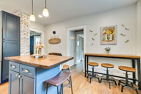 Family-friendly Glens Falls Home w/ Sun Porch