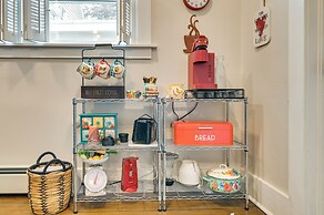 Family-friendly Glens Falls Home w/ Sun Porch