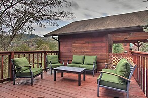 Luxe Cabin w/ Covered Pool + Smoky Mountain Vistas