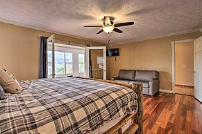 Luxe Cabin w/ Covered Pool + Smoky Mountain Vistas