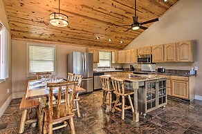 Luxe Cabin w/ Covered Pool + Smoky Mountain Vistas