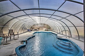 Luxe Cabin w/ Covered Pool + Smoky Mountain Vistas