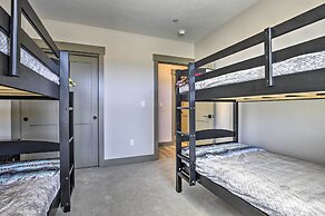 3 Mi to Granby Ranch: Townhome w/ Balcony & Views