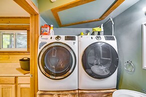 Creekside Cabin: Easy Access to I-70 & Slopes!