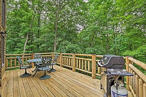 Quiet Cabin w/ Hot Tub ~ 15 Mi to State Parks!
