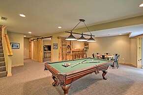 Quiet Cabin w/ Hot Tub ~ 15 Mi to State Parks!