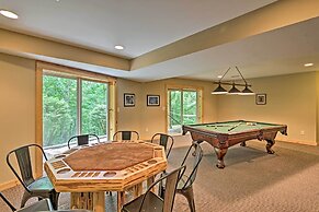 Quiet Cabin w/ Hot Tub ~ 15 Mi to State Parks!