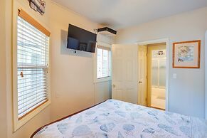 Steps to Beach & Bites: Catalina Island Retreat!