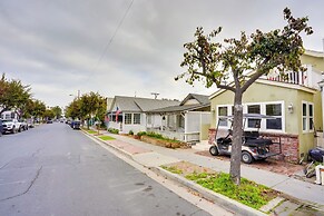 Steps to Beach & Bites: Catalina Island Retreat!