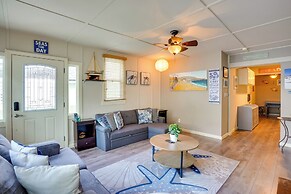 Steps to Beach & Bites: Catalina Island Retreat!