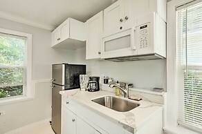 Cozy West Palm Beach Studio - 1/2 Mi to Ocean