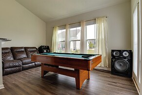 Spacious Home w/ Fireplace - Near Golf!