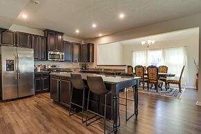 Spacious Home w/ Fireplace - Near Golf!