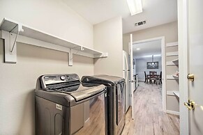 Fredericksburg Home w/ Hot Tub - 1 Mi to Dtwn