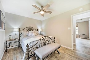 Fredericksburg Home w/ Hot Tub - 1 Mi to Dtwn