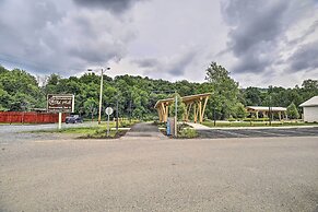'trout House' in Dtwn Damascus: Near Creeper Trail