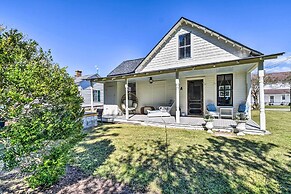 Cozy Currituck Home w/ Fire Pit Near Ferry!