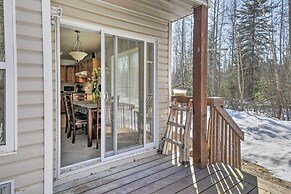 Peaceful Alaskan Escape: 13 Mi to Fairbanks!