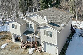 Peaceful Alaskan Escape: 13 Mi to Fairbanks!