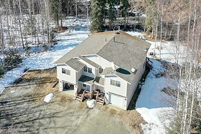 Peaceful Alaskan Escape: 13 Mi to Fairbanks!