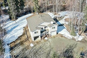 Peaceful Alaskan Escape: 13 Mi to Fairbanks!