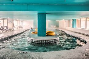 Remodeled Condo w/ Hot Tub in N Myrtle Beach!