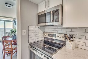Remodeled Condo w/ Hot Tub in N Myrtle Beach!
