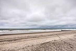 Remodeled Condo w/ Hot Tub in N Myrtle Beach!