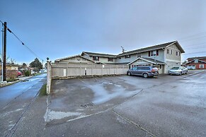 Apartment w/ Patio & Grill Access ~ 1/2 Mi to Bay!