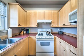 Apartment w/ Patio & Grill Access ~ 1/2 Mi to Bay!