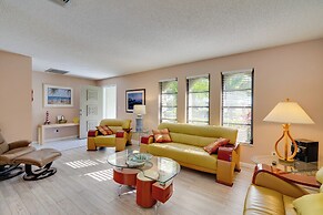 Coastal Retreat w/ Grill: 4 Mi to Dtwn Cape Coral!