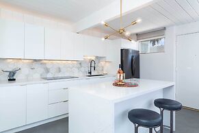 Modern Bungalow in Historic Ocotillo Lodge!