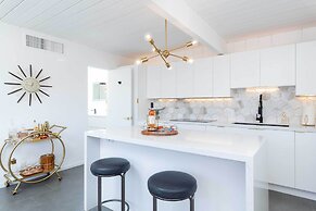 Modern Bungalow in Historic Ocotillo Lodge!