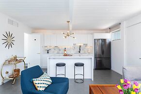 Modern Bungalow in Historic Ocotillo Lodge!