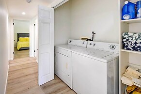 Private Pool & Spa: Stylish Palm Springs Home!
