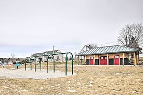 Condo w/ Rangeley Lake Views: 10 Mi to Saddleback!