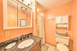 Condo w/ Rangeley Lake Views: 10 Mi to Saddleback!