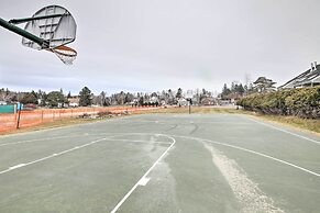 Condo w/ Rangeley Lake Views: 10 Mi to Saddleback!