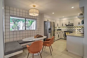 Chic Palm Springs Gem w/ Patio + Pool Access!