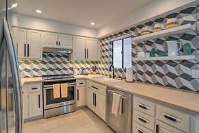 Chic Palm Springs Gem w/ Patio + Pool Access!