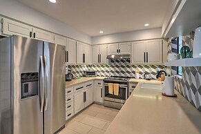 Chic Palm Springs Gem w/ Patio + Pool Access!