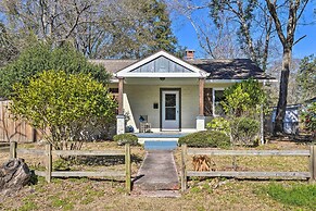 Cozy North Charleston Getaway w/ Fire Pit!