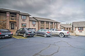 Lakefront w/ Pool Access! Near Silver Dollar City