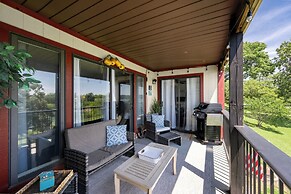 Lakefront w/ Pool Access! Near Silver Dollar City