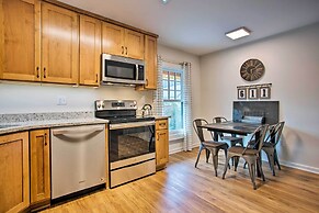 Walk to Main Street Eats: Remodeled Saluda Apt